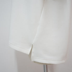 BM14 (台灣現貨)【Linkable】 少見幾何領棉混紡上衣(white×Grey)