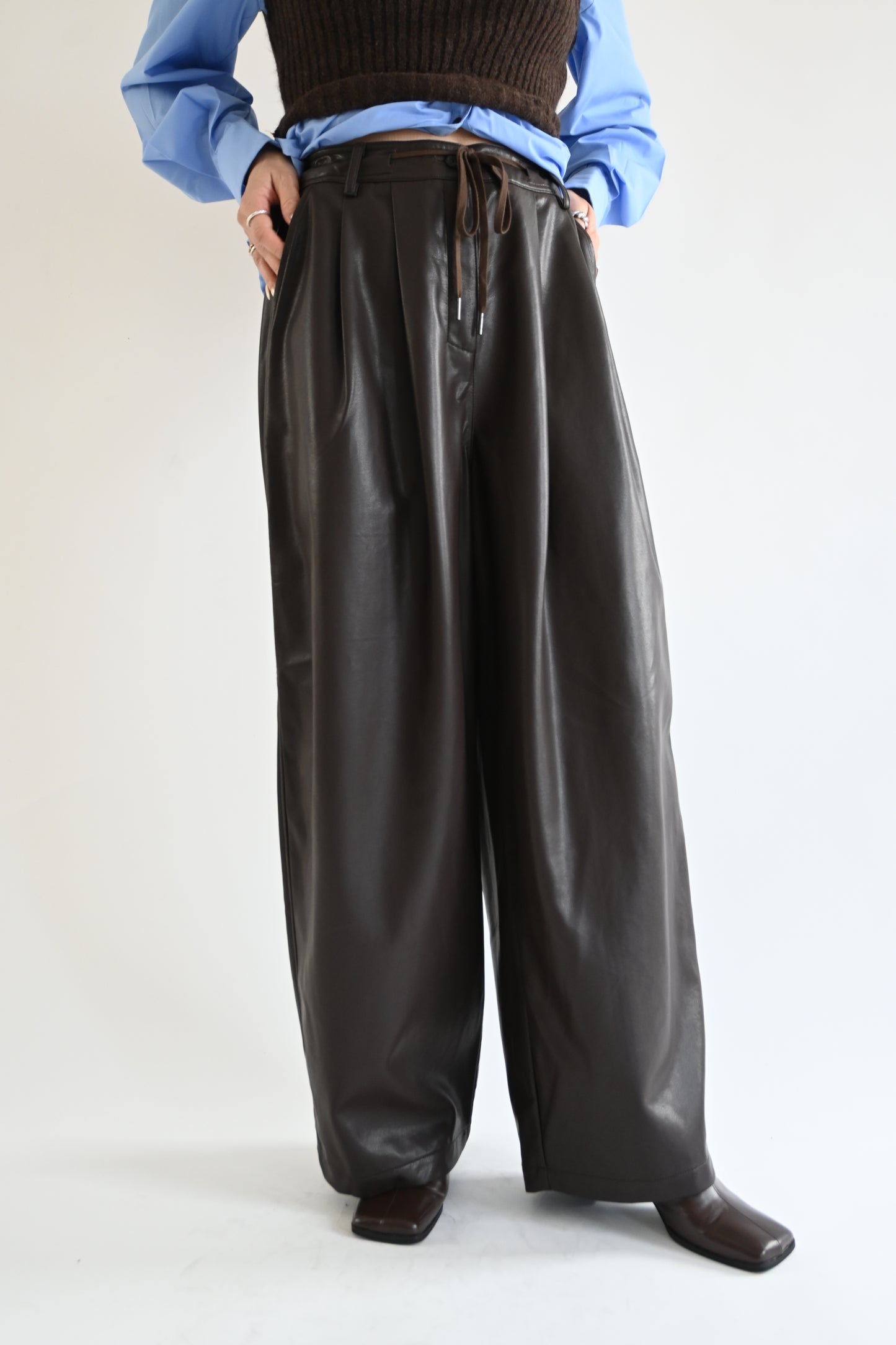 BW02 （預購10月）【Willfully】soft synthetic leather relax tuck