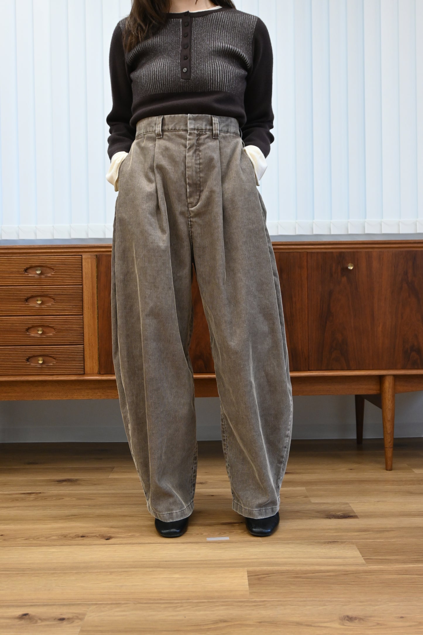 BW04 （預購10月）【Willfully】side tuck chemical wash corduroy
