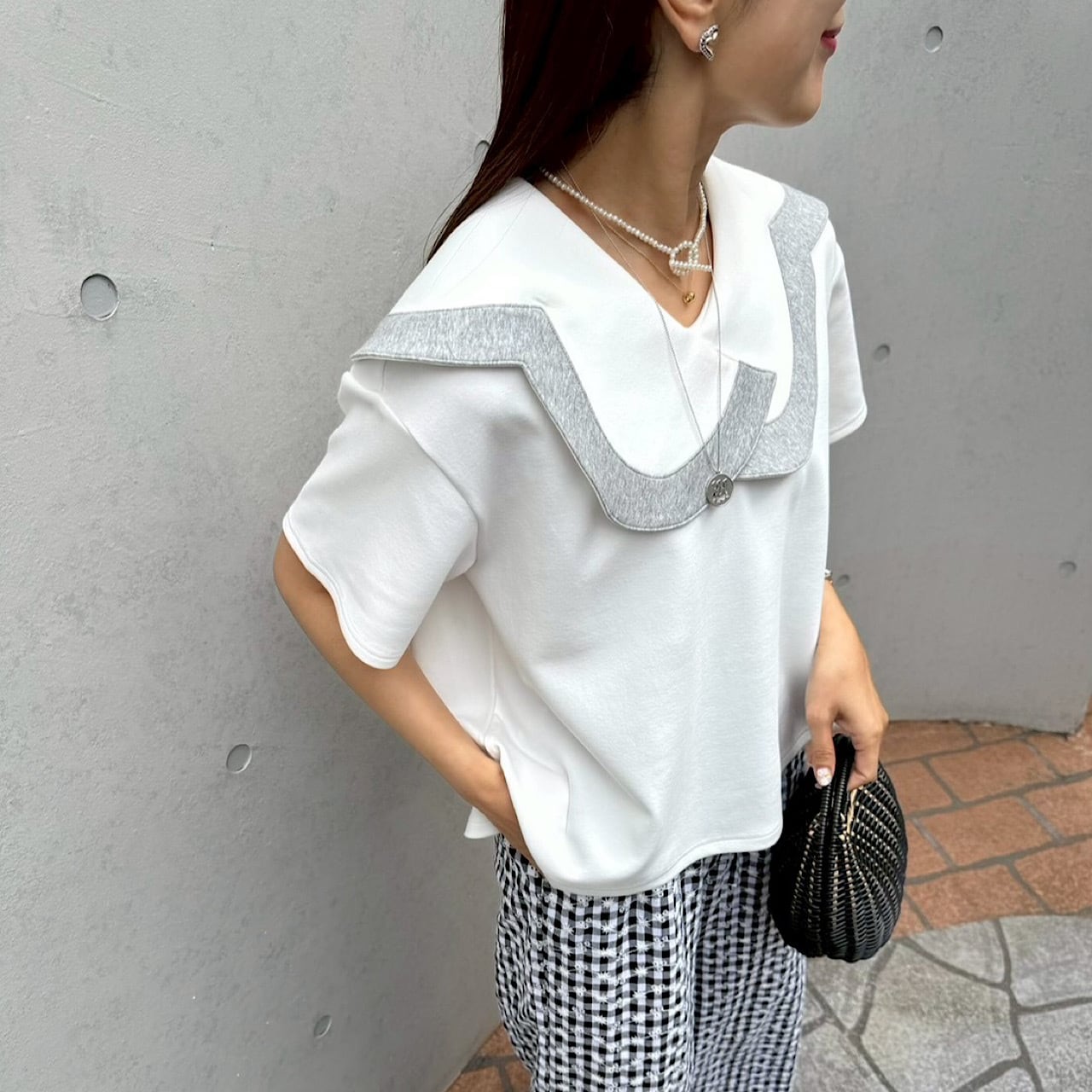 BM14 （台灣現貨）【Linkable】 少見幾何領棉混紡上衣（white×Grey)