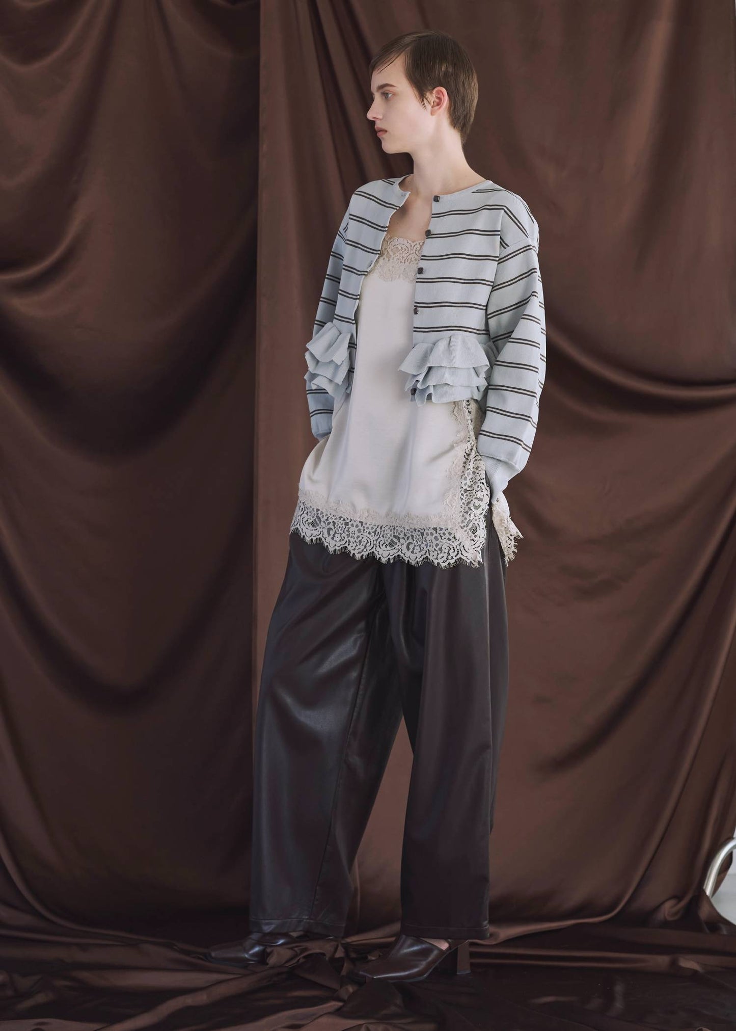 BM32 （預購8月）【Willfully】hem ruffle frill knit cardigan