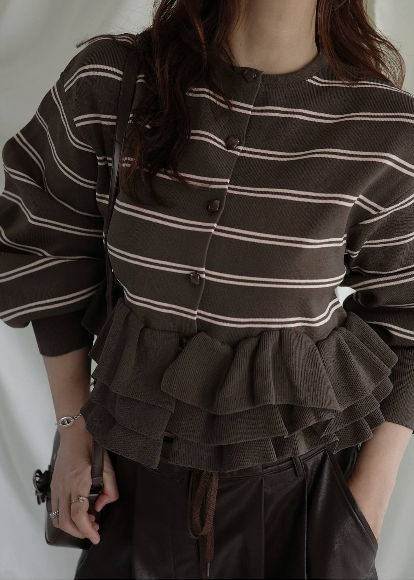 BM32 （預購8月）【Willfully】hem ruffle frill knit cardigan