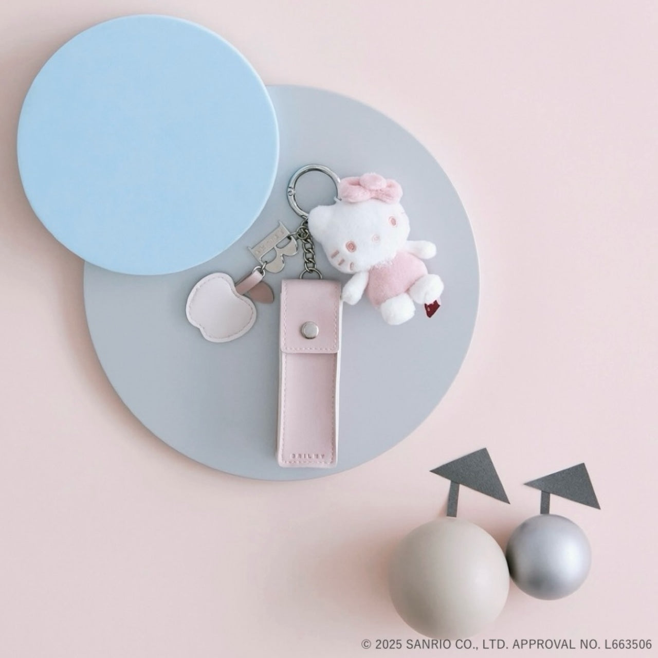 NE21 【Hello Kitty】稀有口紅收納、小鏡子、娃娃3件套組吊飾