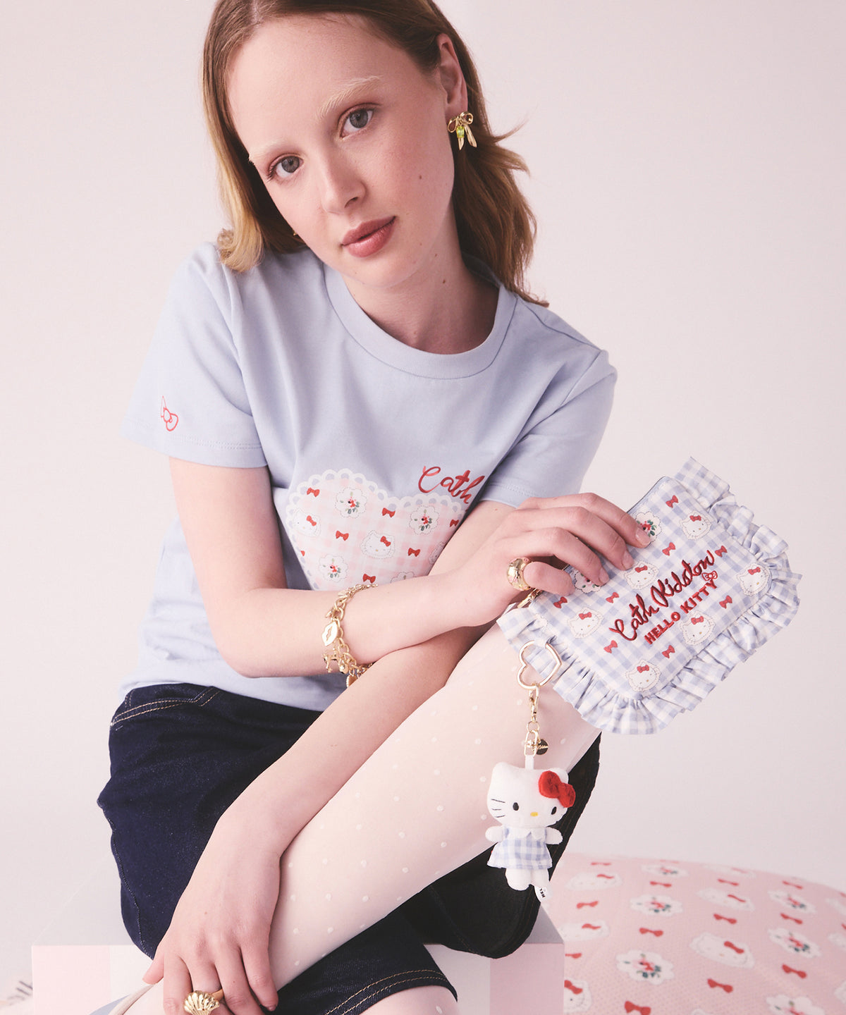 NE25（預購7月）【Hello Kitty】Cath Kidston London夢幻聯名 - 限量經典面紙包+吊飾組