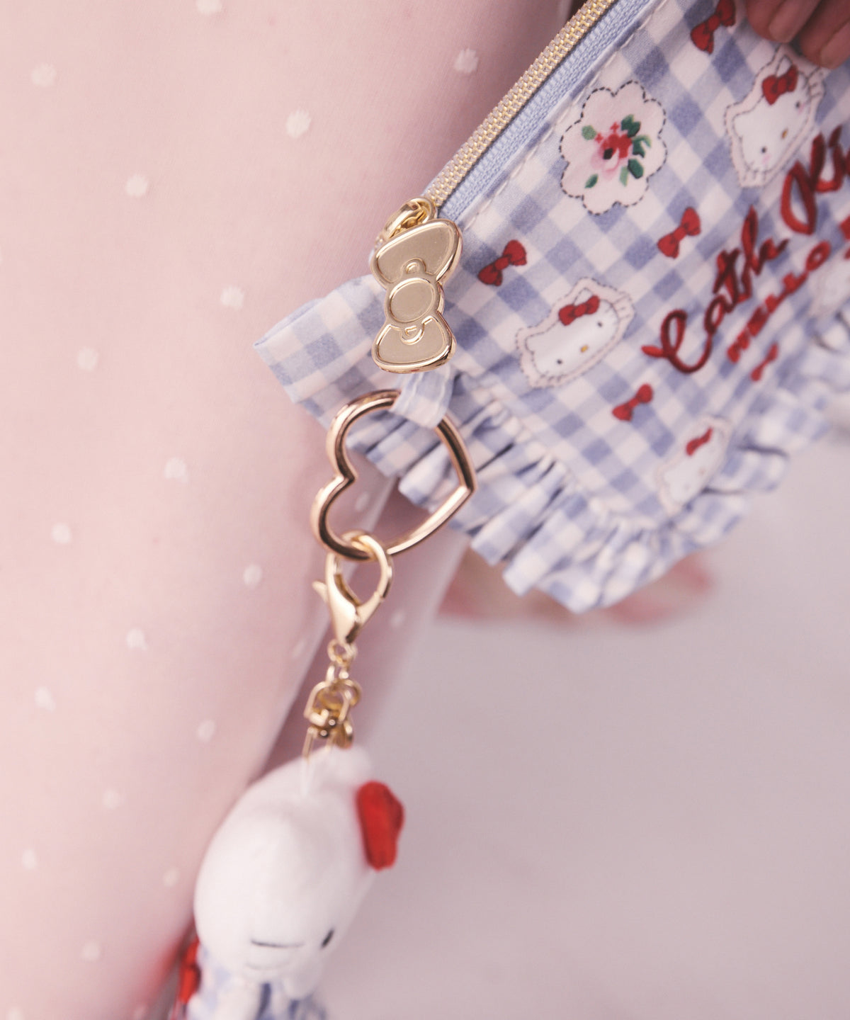NE25（預購7月）【Hello Kitty】Cath Kidston London夢幻聯名 - 限量經典面紙包+吊飾組