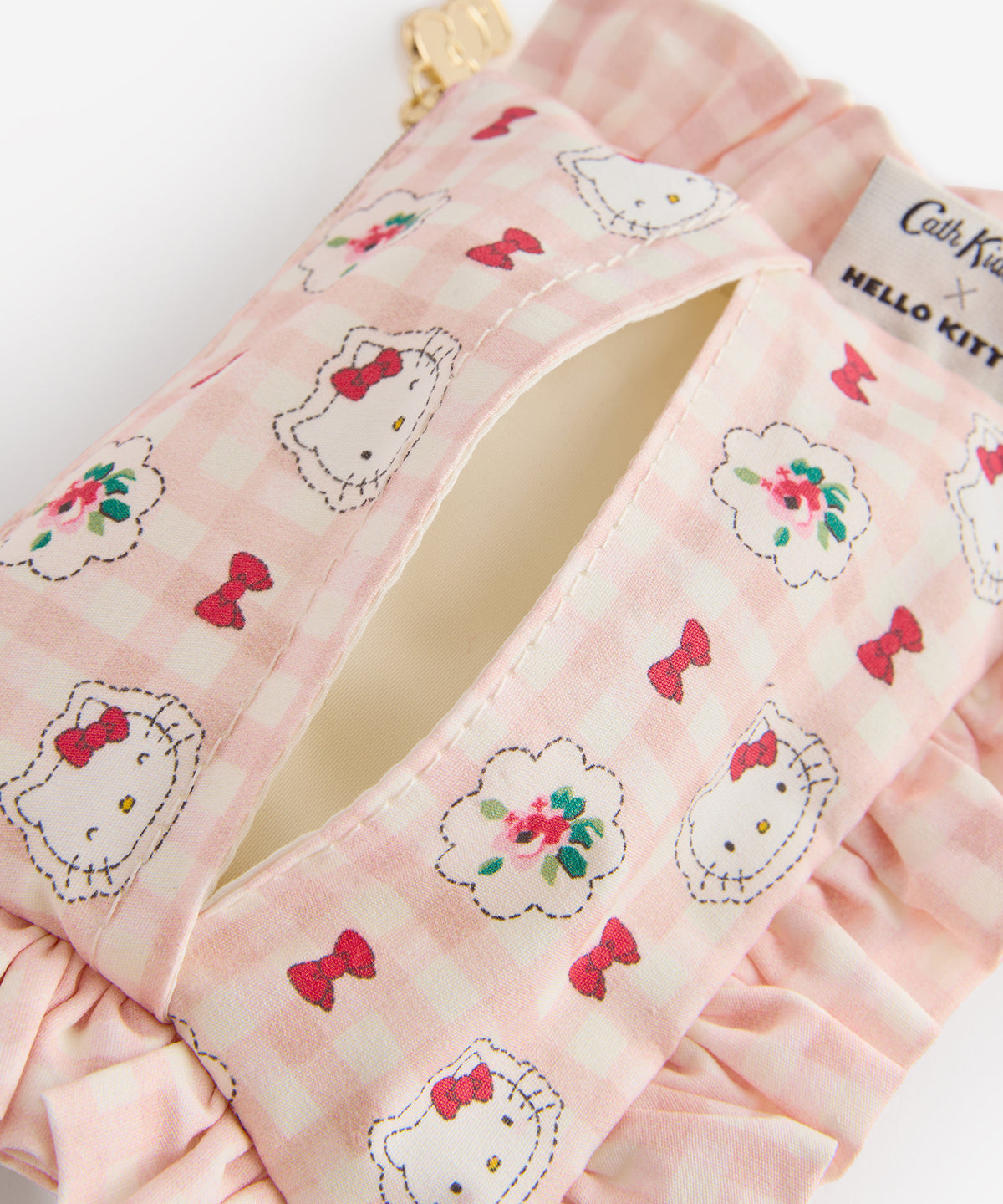 NE25（預購7月）【Hello Kitty】Cath Kidston London夢幻聯名 - 限量經典面紙包+吊飾組
