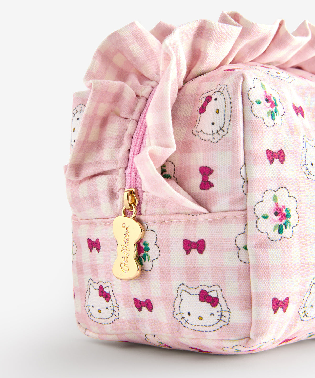 NE26（預購7月）【Hello Kitty】Cath Kidston London夢幻聯名 - 荷葉邊化妝包