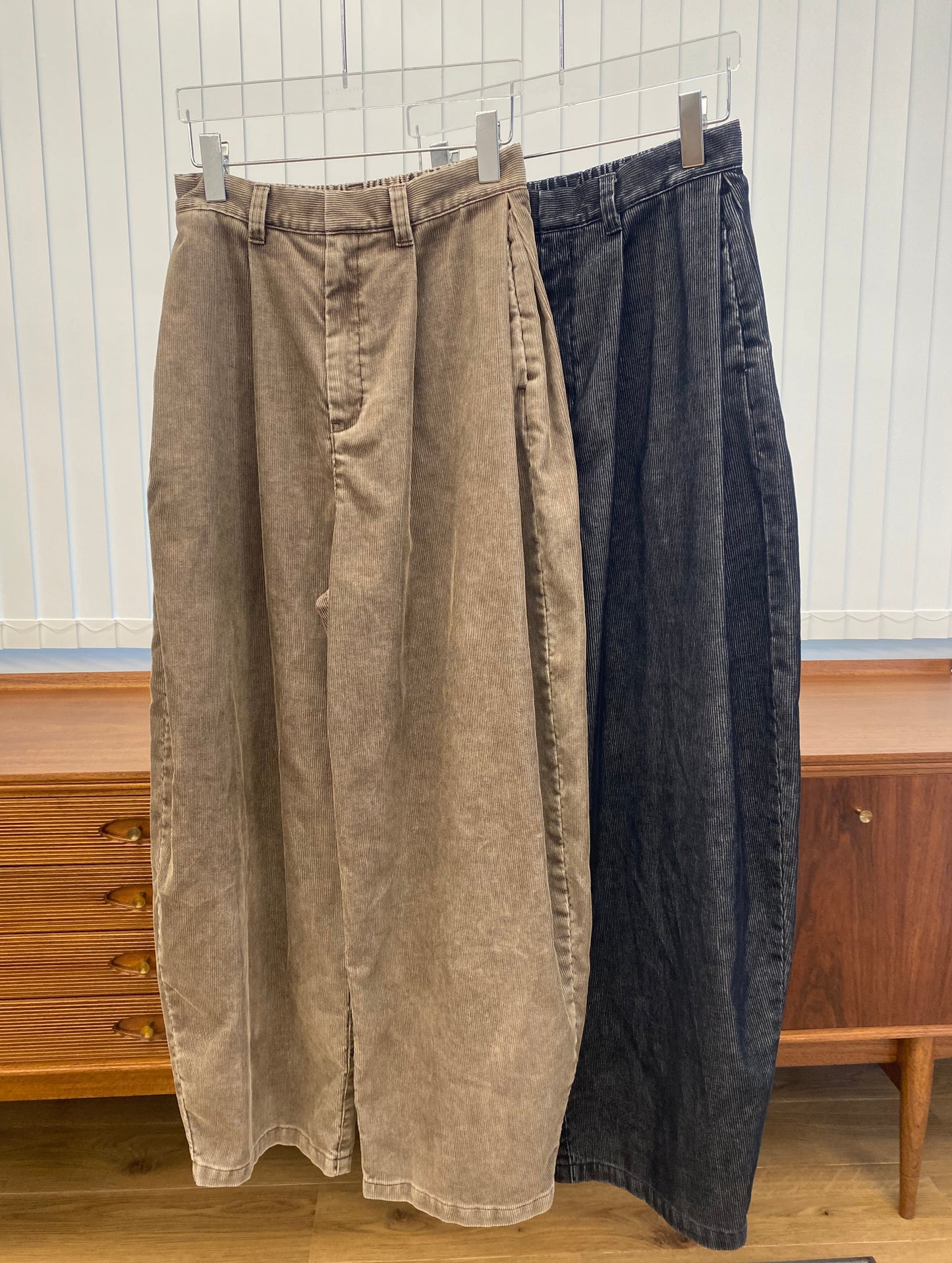BW04 （預購10月）【Willfully】side tuck chemical wash corduroy