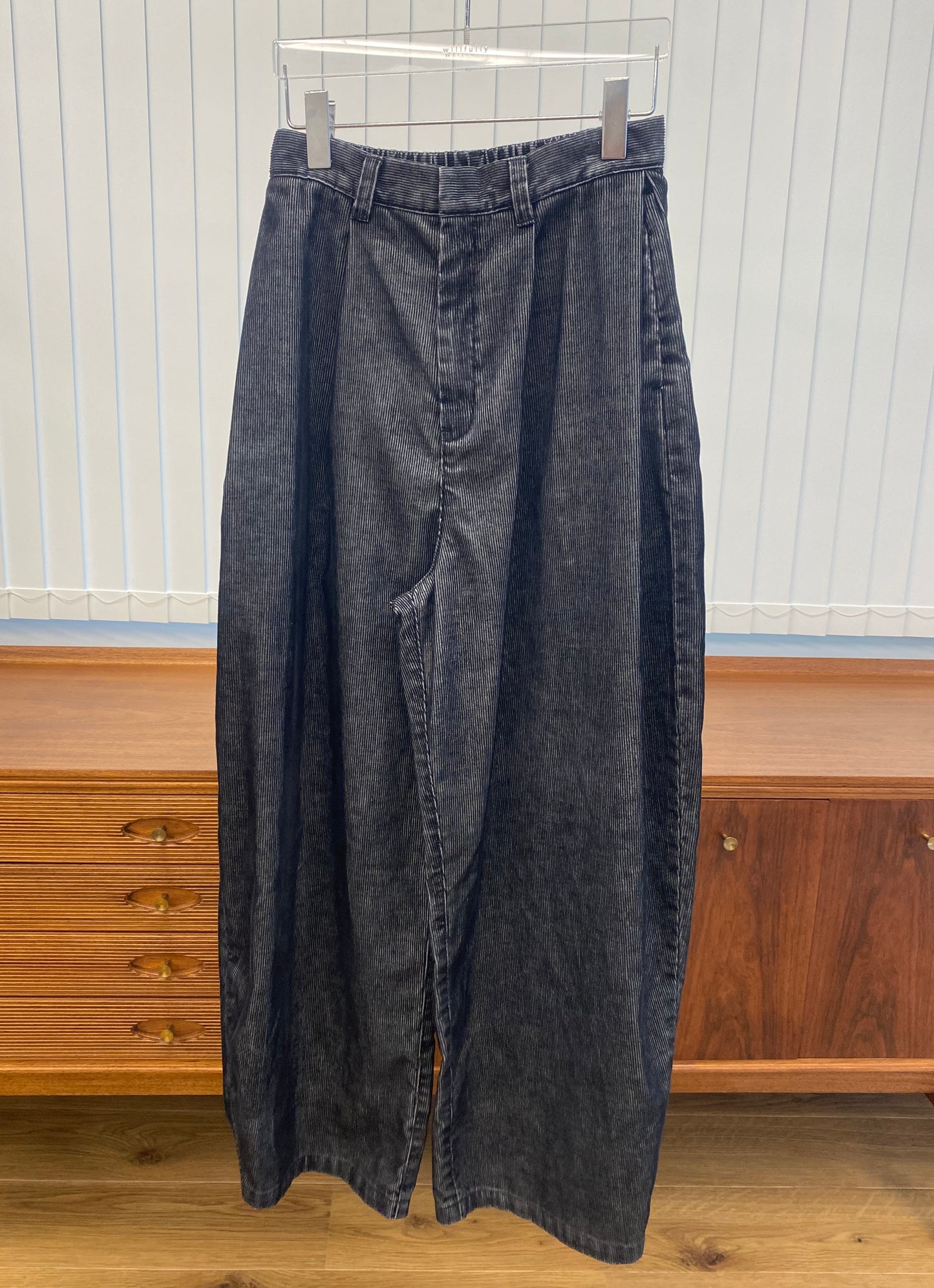 BW04 （預購10月）【Willfully】side tuck chemical wash corduroy