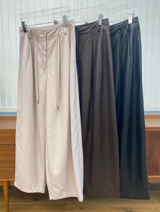 BW02 （預購10月）【Willfully】soft synthetic leather relax tuck