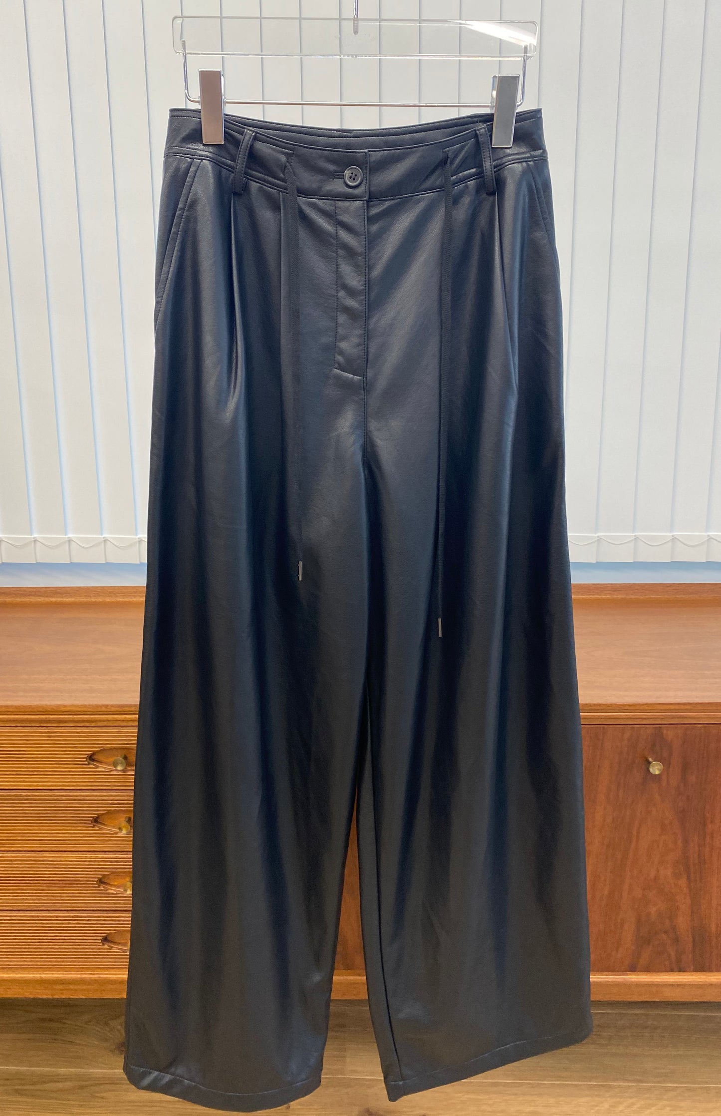 BW02 （預購10月）【Willfully】soft synthetic leather relax tuck