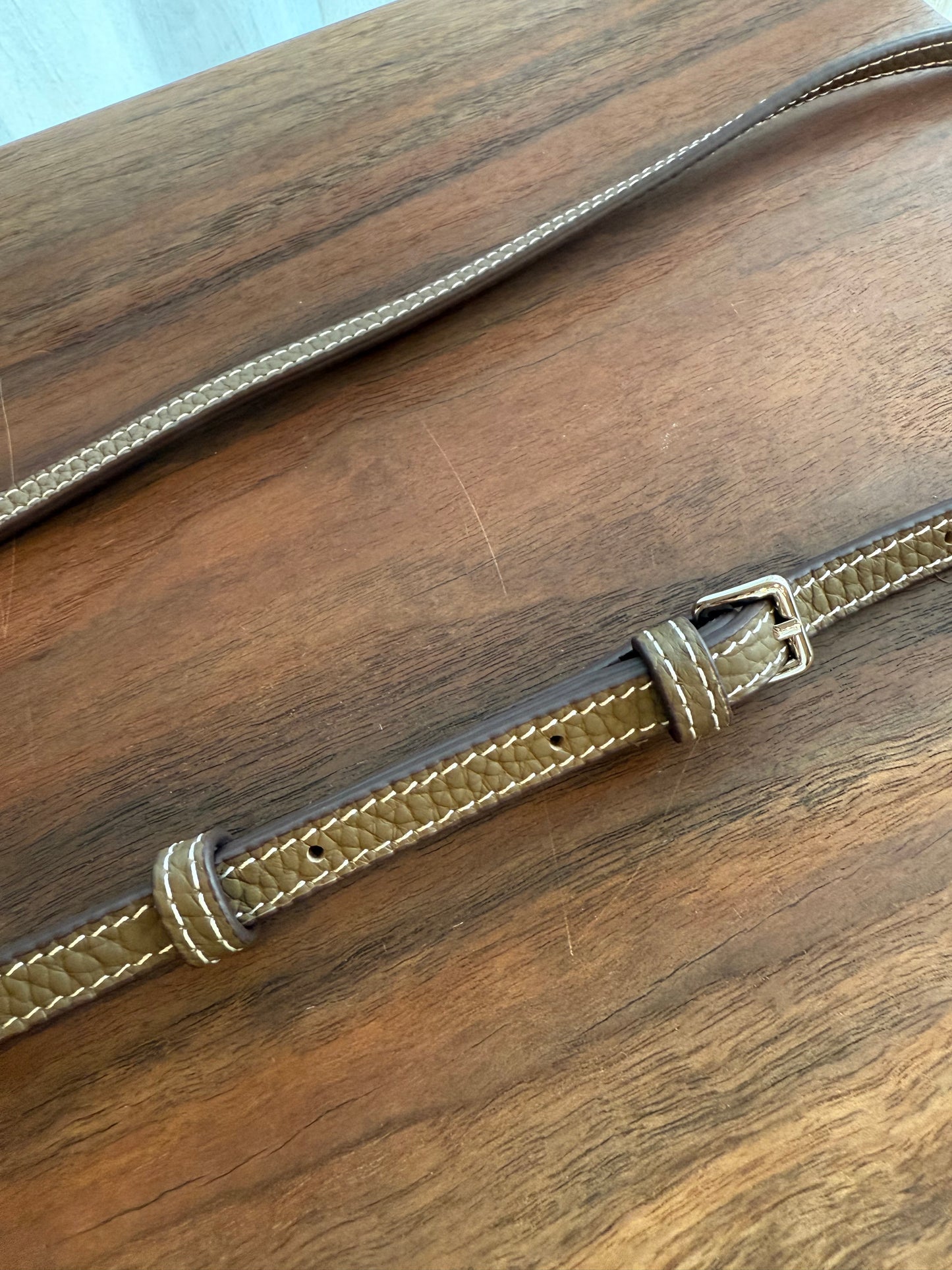 TH55 全牛皮經典小方包（可調式背帶）