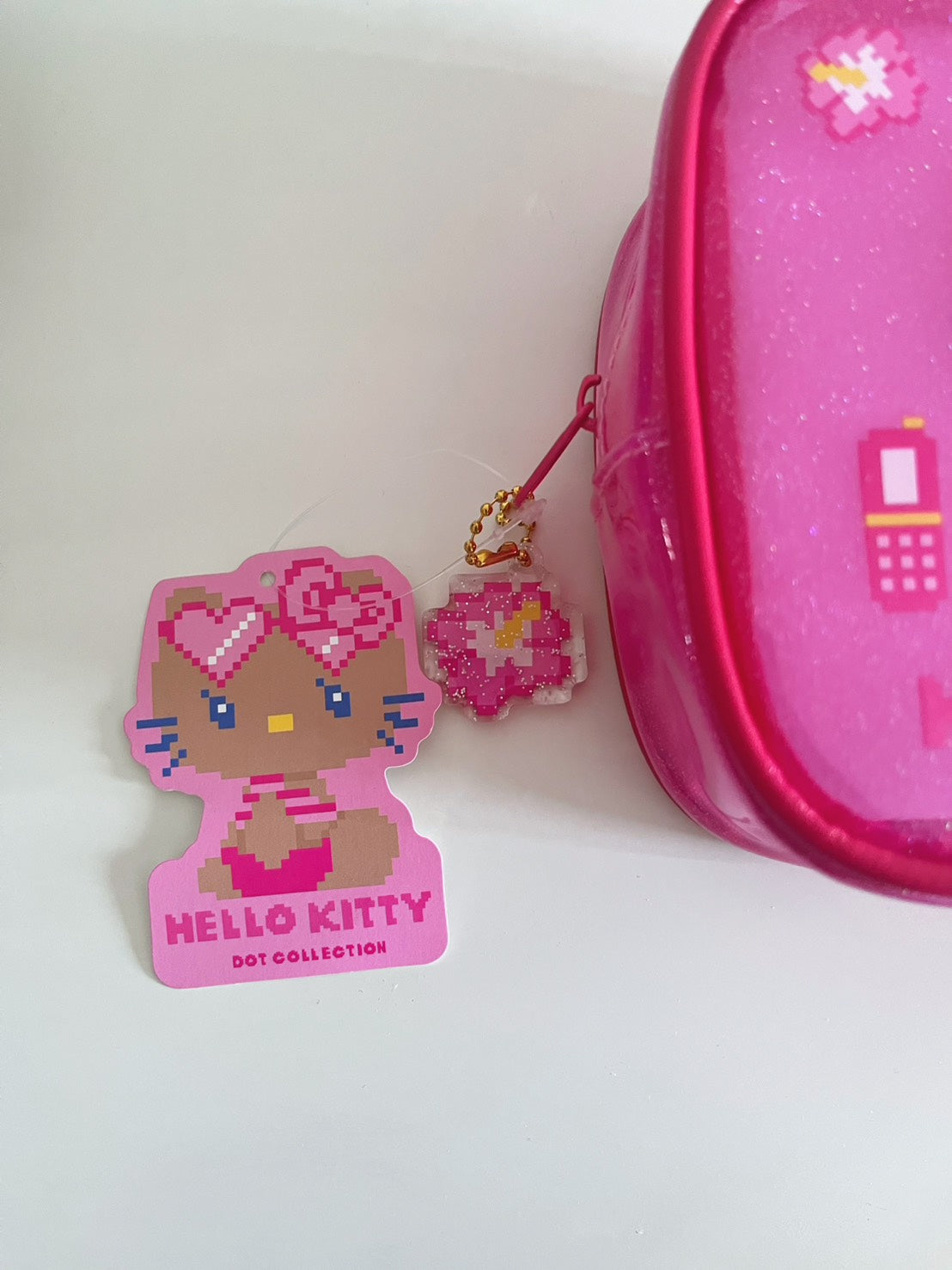 NE68 （台灣現貨）【 Hello kitty 】最新沖繩限定愛心墨鏡烤焦KT透明收納包